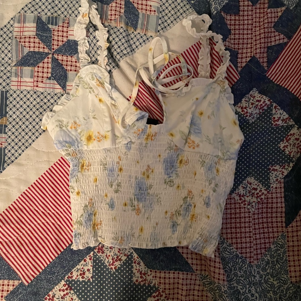 Woven cropped top with flowers size medium